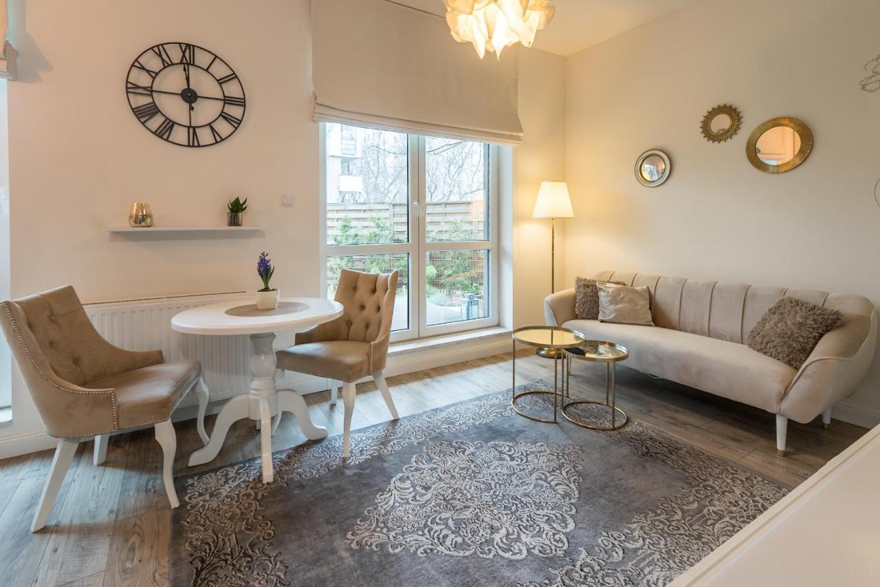 Kierbedzia 6 - Bezplatny Podziemny Parking - Free Parking - Piekny Ogrodek Z Tarasem - 2Km Lazienki Krolewskie - Wifi - Smart Tv 50 Cali - Good Apartments Warszawa Exteriör bild