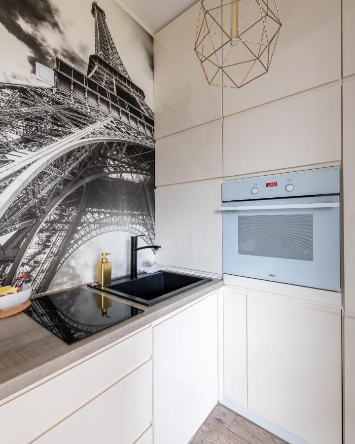 Kierbedzia 6 - Bezplatny Podziemny Parking - Free Parking - Piekny Ogrodek Z Tarasem - 2Km Lazienki Krolewskie - Wifi - Smart Tv 50 Cali - Good Apartments Warszawa Exteriör bild