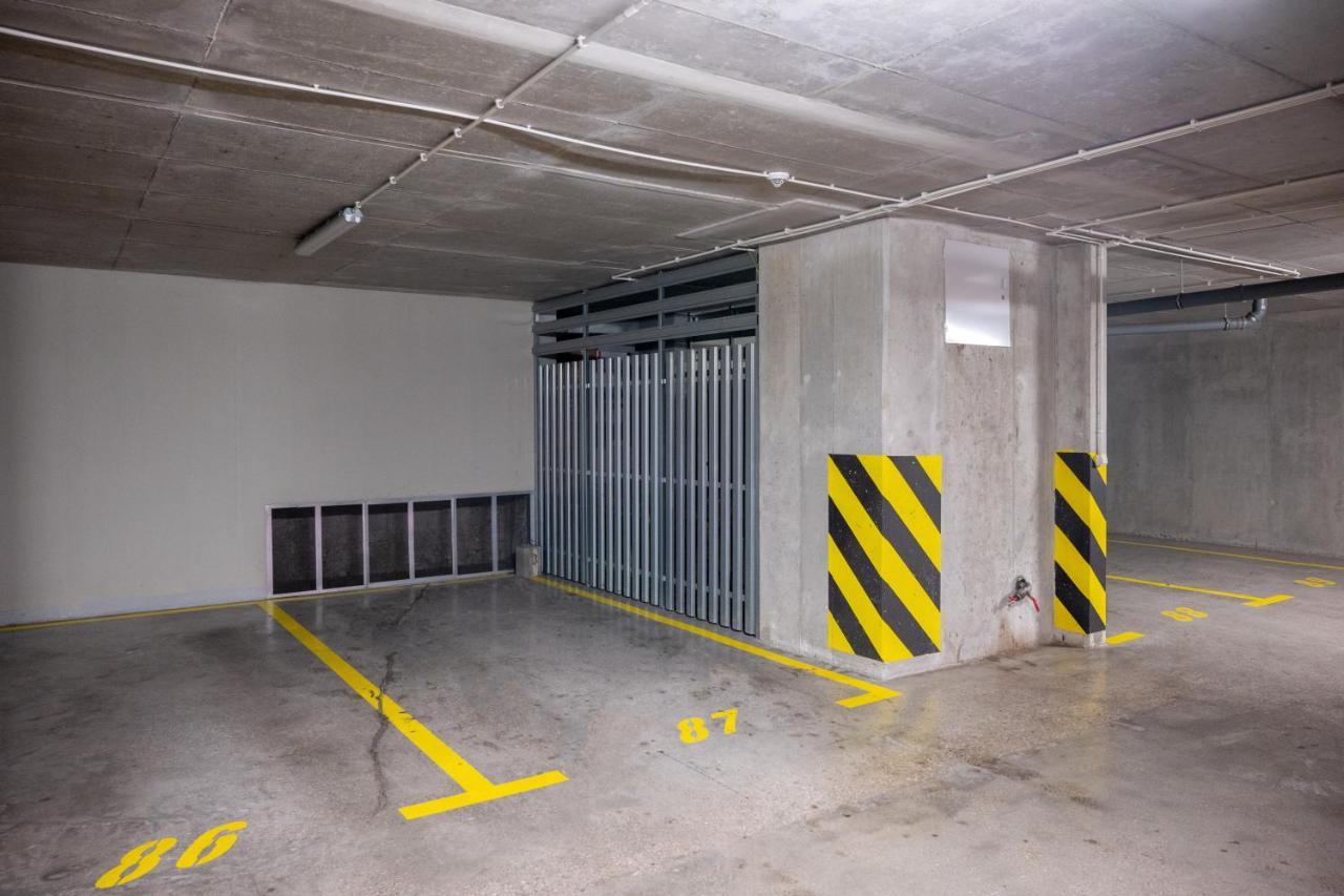 Kierbedzia 6 - Bezplatny Podziemny Parking - Free Parking - Piekny Ogrodek Z Tarasem - 2Km Lazienki Krolewskie - Wifi - Smart Tv 50 Cali - Good Apartments Warszawa Exteriör bild